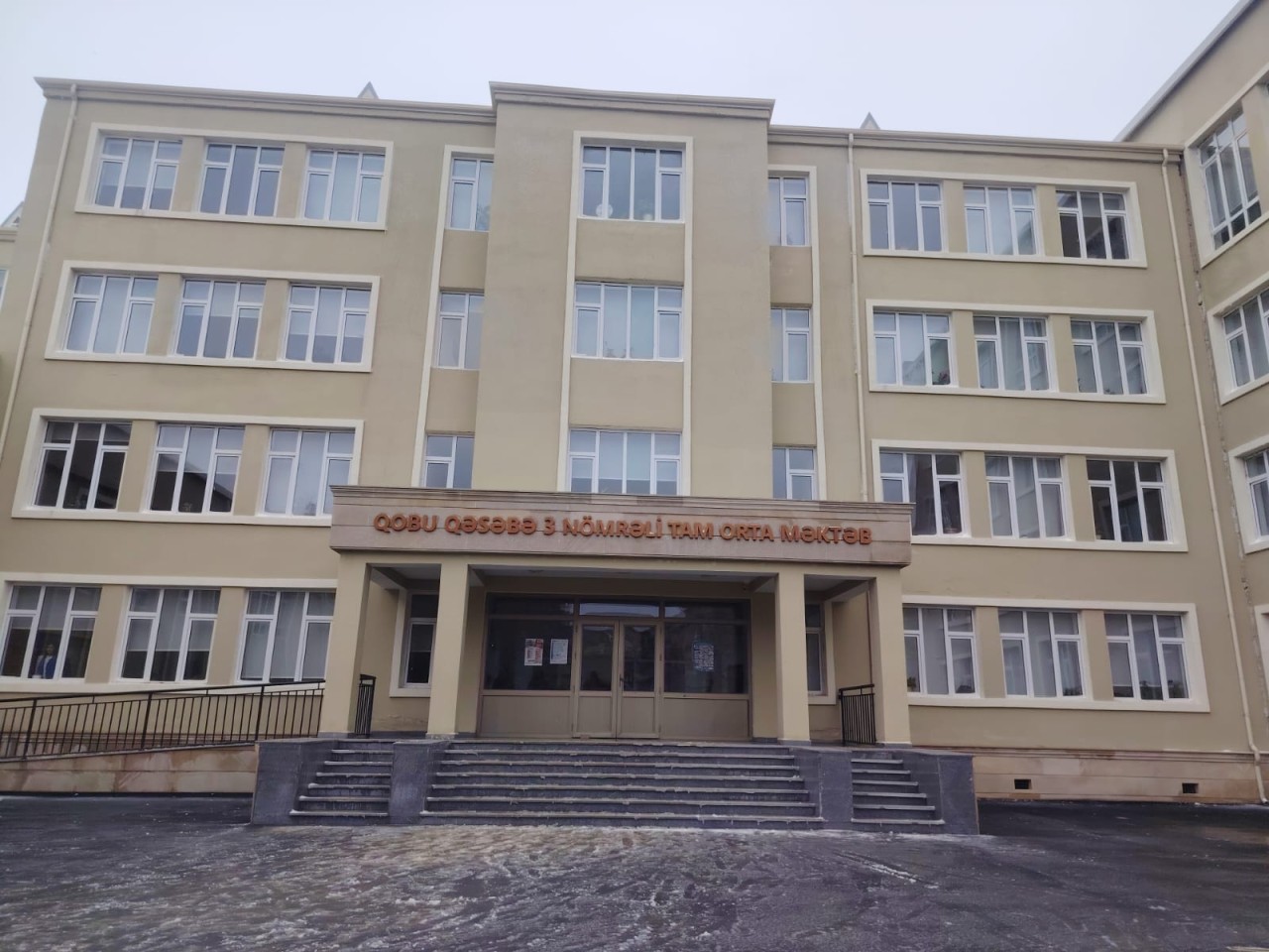 Abşeron məktəblərində sıxlıq azalır - 6 təhsil müəssisəsi istifadəyə verilib (FOTOLAR)